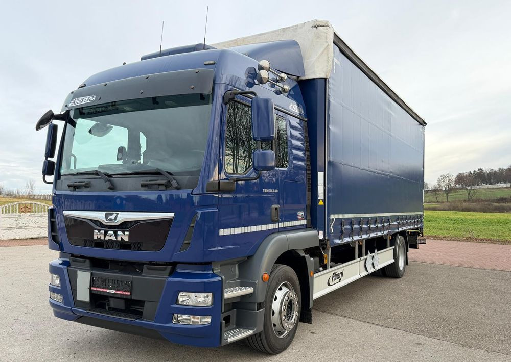MAN TGM 18.340 / FIRANKA / LIFT / SPROWADZONY / KLIMA POSTOJOWA / 2017 / 9700 ŁADOWNOŚĆ / AUTOMAT / 18 PALET / E6 / WINDA / - Tentinis sunkvežimis: foto 2 MAN TGM 18.340 / FIRANKA / LIFT / SPROWADZONY / KLIMA POSTOJOWA / 2017 / 9700 ŁADOWNOŚĆ / AUTOMAT / 18 PALET / E6 / WINDA / - Tentinis sunkvežimis: foto 2