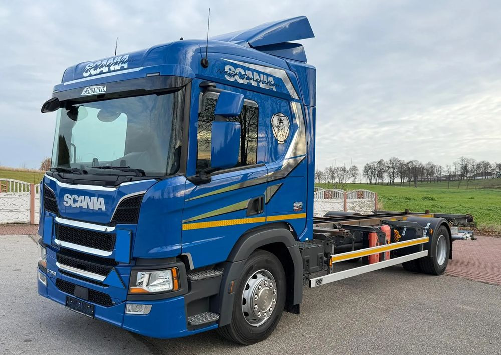 Scania P360 / P410 / BDF / RAMA / FIRANKA / PEŁNA SYPIALKA / WINDA / E6 / CAŁA NA PODUSZKACH / ROZSTAW OSI 5.5M / LAWETA / DO ŻYWCA / DO BYDŁA / DO ZABUDOWY / SPROWADZONA - Važiuoklės sunkvežimis: foto 1 Scania P360 / P410 / BDF / RAMA / FIRANKA / PEŁNA SYPIALKA / WINDA / E6 / CAŁA NA PODUSZKACH / ROZSTAW OSI 5.5M / LAWETA / DO ŻYWCA / DO BYDŁA / DO ZABUDOWY / SPROWADZONA - Važiuoklės sunkvežimis: foto 1
