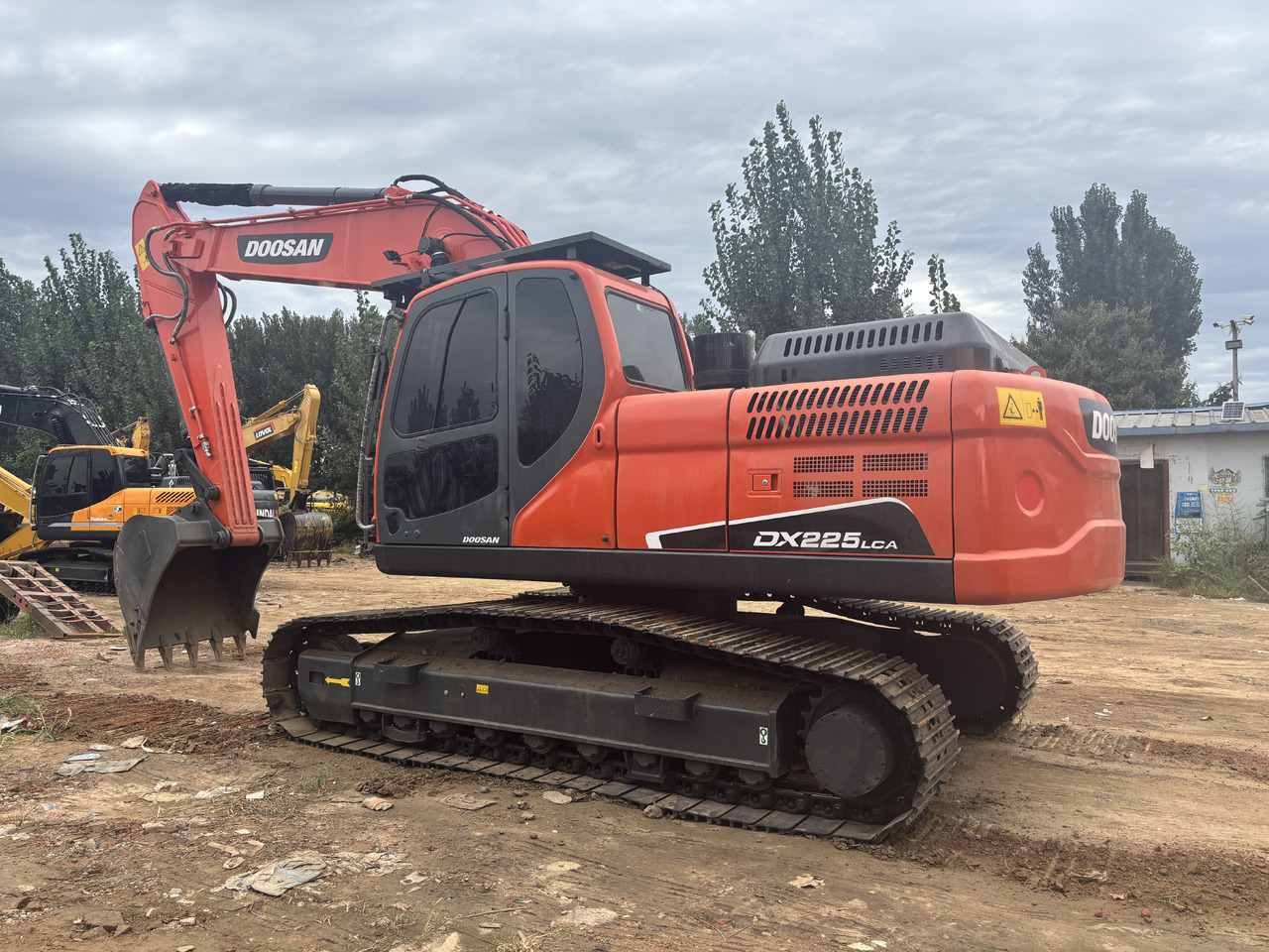 Doosan DX 225 Korea imports doosan DX225 - Vikšrinis ekskavatorius: foto 1 Doosan DX 225 Korea imports doosan DX225 - Vikšrinis ekskavatorius: foto 1