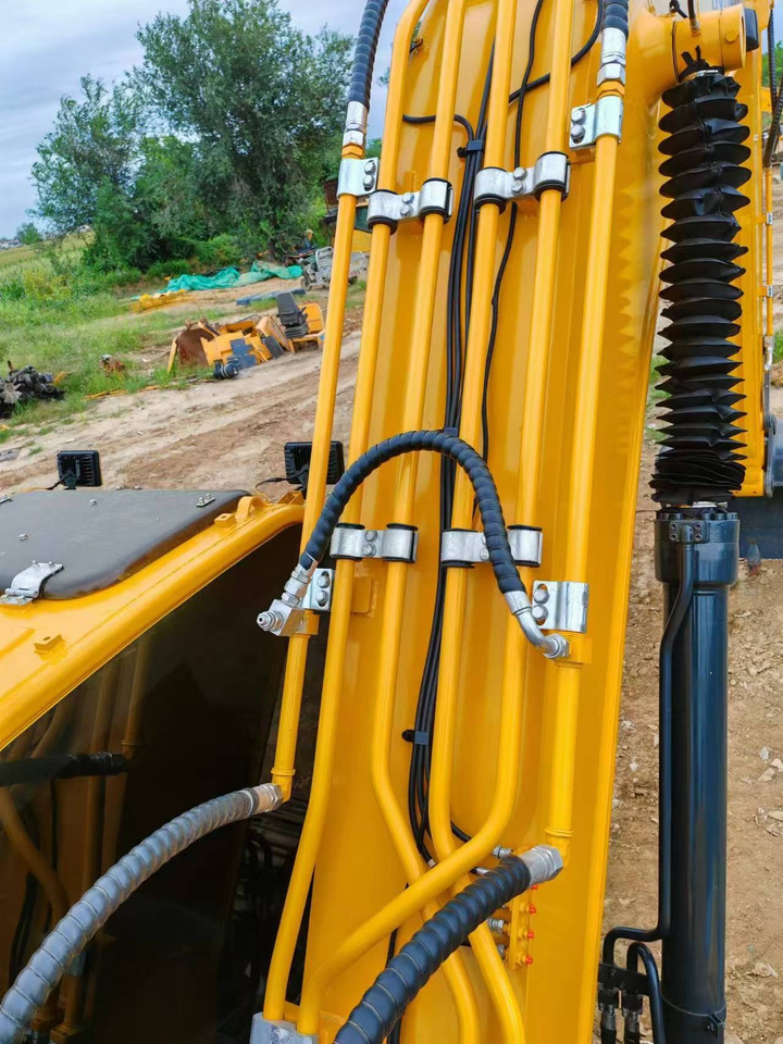 Hyundai Hyundai 220 LC-9 S - Vikšrinis ekskavatorius: foto 3 Hyundai Hyundai 220 LC-9 S - Vikšrinis ekskavatorius: foto 3