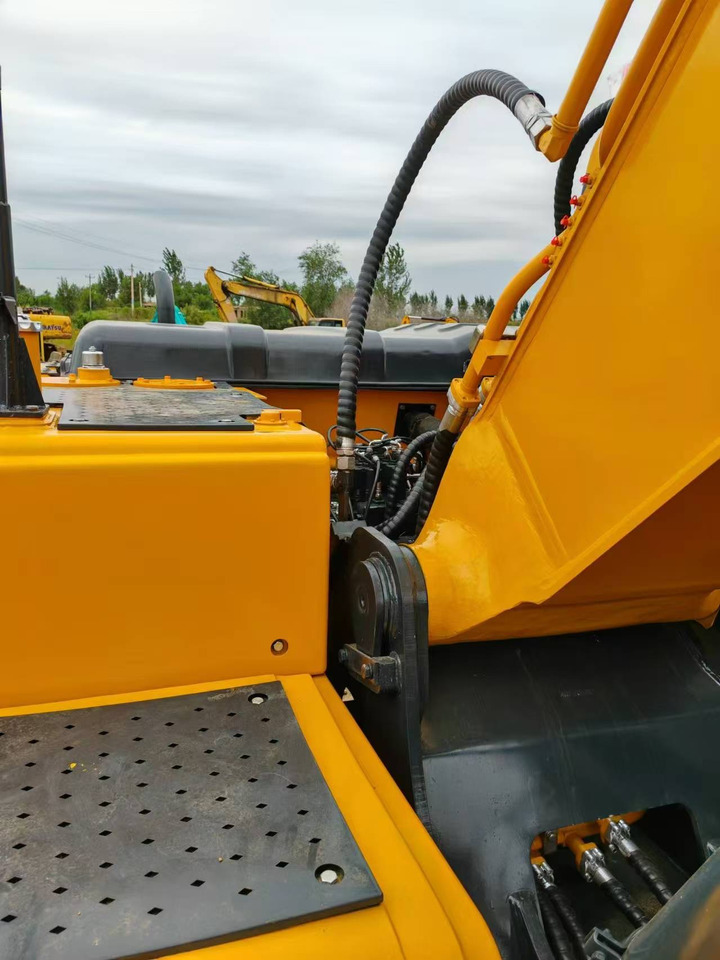 Hyundai Hyundai 220 LC-9 S - Vikšrinis ekskavatorius: foto 2 Hyundai Hyundai 220 LC-9 S - Vikšrinis ekskavatorius: foto 2