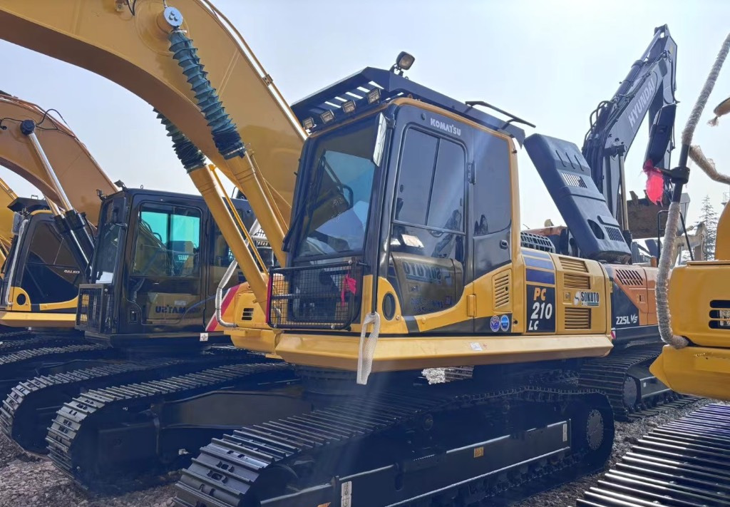 Komatsu PC 210 LC-8 - Vikšrinis ekskavatorius: foto 1 Komatsu PC 210 LC-8 - Vikšrinis ekskavatorius: foto 1