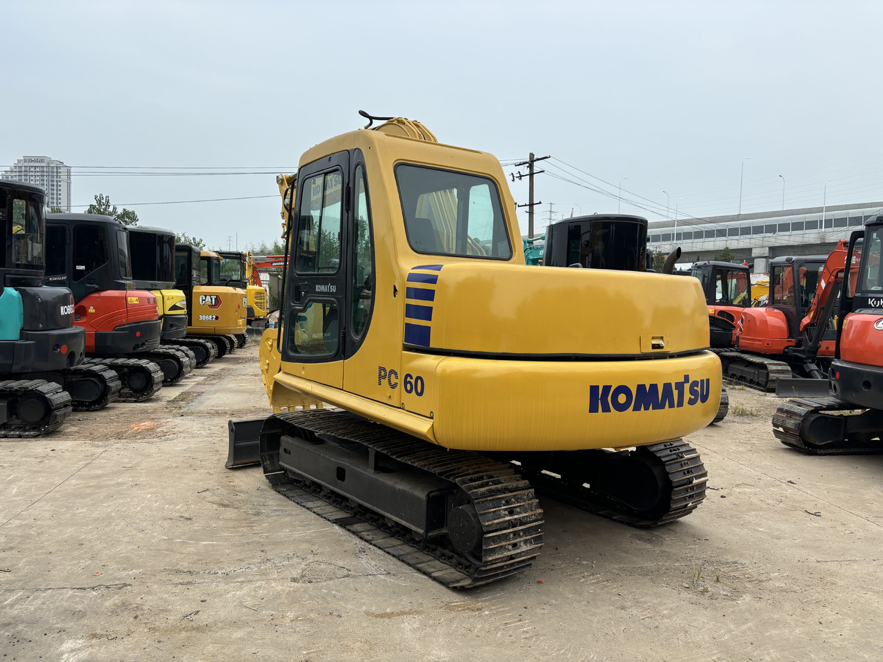 Komatsu PC 60-7 - Mini ekskavatorius: foto 3 Komatsu PC 60-7 - Mini ekskavatorius: foto 3