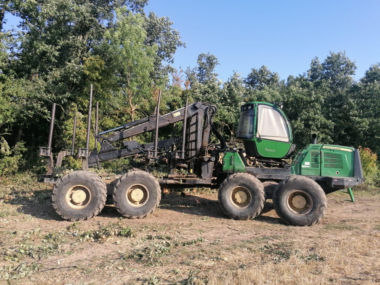JOHN DEERE 1910E - Forvarderis: foto 1 JOHN DEERE 1910E - Forvarderis: foto 1