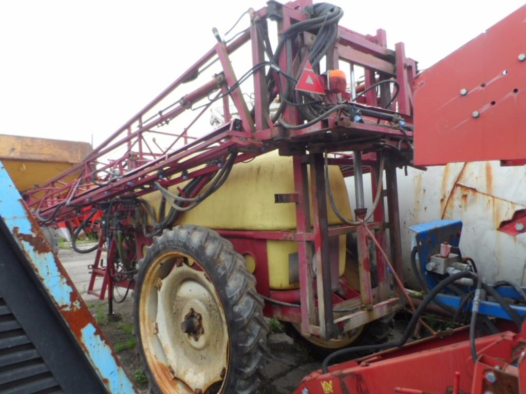 Hardi TZ2500 - Prikabinamas purkštuvas: foto 3 Hardi TZ2500 - Prikabinamas purkštuvas: foto 3