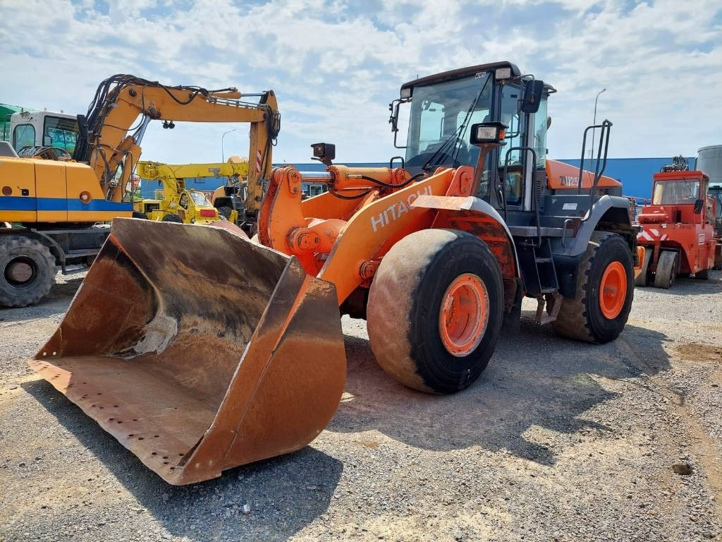Hitachi ZW250 - Ratinis krautuvas: foto 2 Hitachi ZW250 - Ratinis krautuvas: foto 2