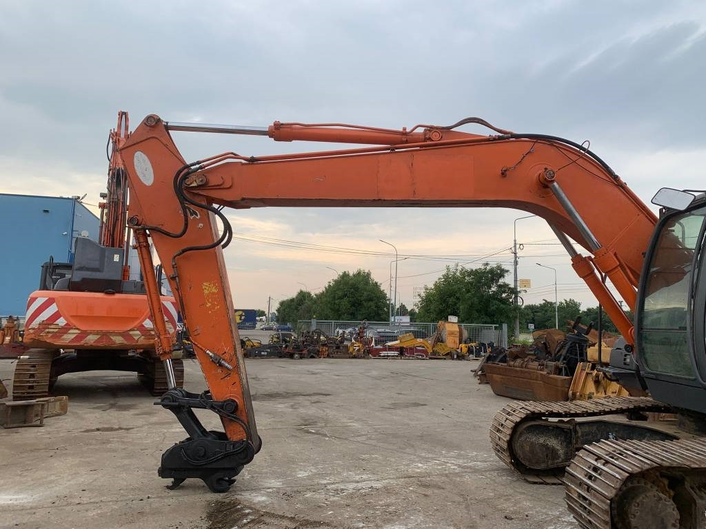 Hitachi ZX 180 LC-3 - Vikšrinis ekskavatorius: foto 4 Hitachi ZX 180 LC-3 - Vikšrinis ekskavatorius: foto 4
