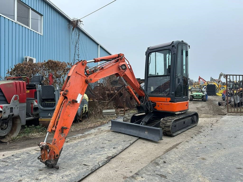 Hitachi ZX 27 U-2 - Mini ekskavatorius: foto 1 Hitachi ZX 27 U-2 - Mini ekskavatorius: foto 1