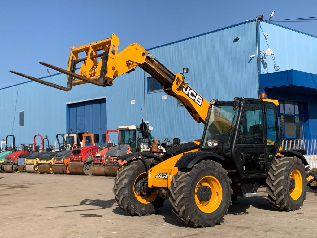 JCB 526-56 Agri - Teleskopinis krautuvas: foto 4 JCB 526-56 Agri - Teleskopinis krautuvas: foto 4