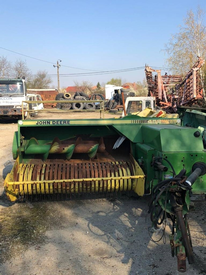 John Deere 459 - Stačiakampių ryšulių presas: foto 3 John Deere 459 - Stačiakampių ryšulių presas: foto 3