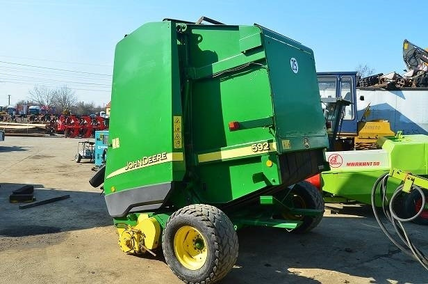 John Deere 592 - Ruloninis presas: foto 3 John Deere 592 - Ruloninis presas: foto 3
