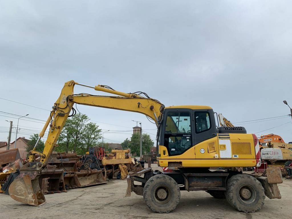 Komatsu PW 140-7 - Ratinis ekskavatorius: foto 2 Komatsu PW 140-7 - Ratinis ekskavatorius: foto 2