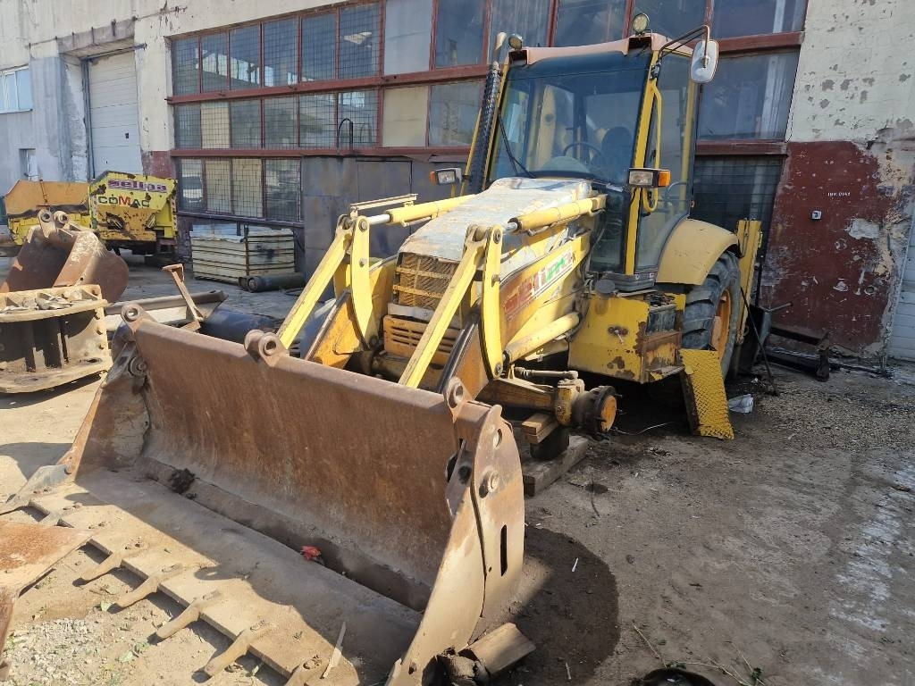 Komatsu WB 93 R FOR PARTS - Ekskavatorius-krautuvas: foto 1 Komatsu WB 93 R FOR PARTS - Ekskavatorius-krautuvas: foto 1