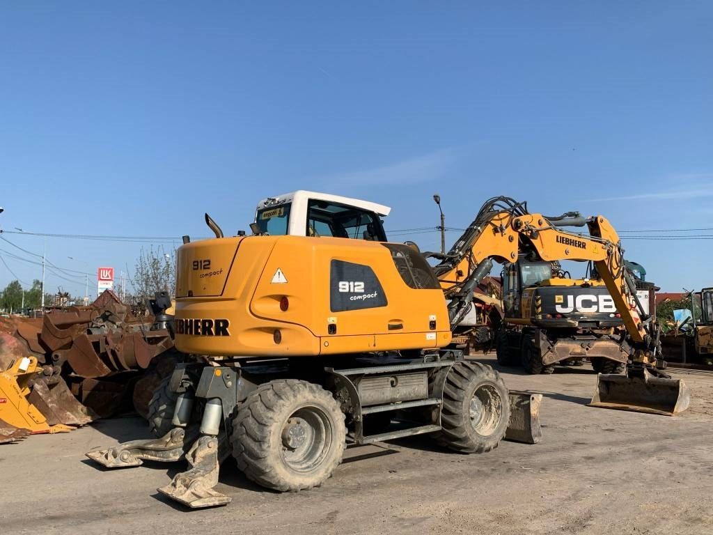 Liebherr A912 Compact+Engcon Rototilt - Ratinis ekskavatorius: foto 4 Liebherr A912 Compact+Engcon Rototilt - Ratinis ekskavatorius: foto 4