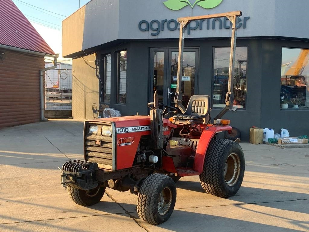 Massey Ferguson 1010 - Traktorius: foto 1 Massey Ferguson 1010 - Traktorius: foto 1