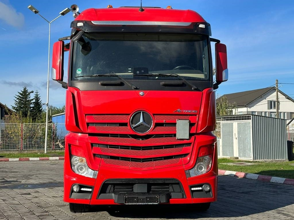 Mercedes-Benz Actros 963-4-A - Furgonas sunkvežimis: foto 2 Mercedes-Benz Actros 963-4-A - Furgonas sunkvežimis: foto 2