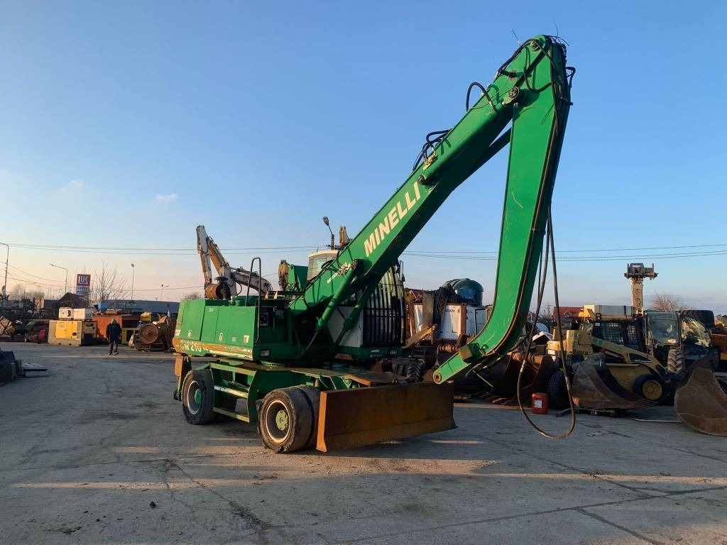 Minelli CM210 - Ratinis ekskavatorius: foto 4 Minelli CM210 - Ratinis ekskavatorius: foto 4