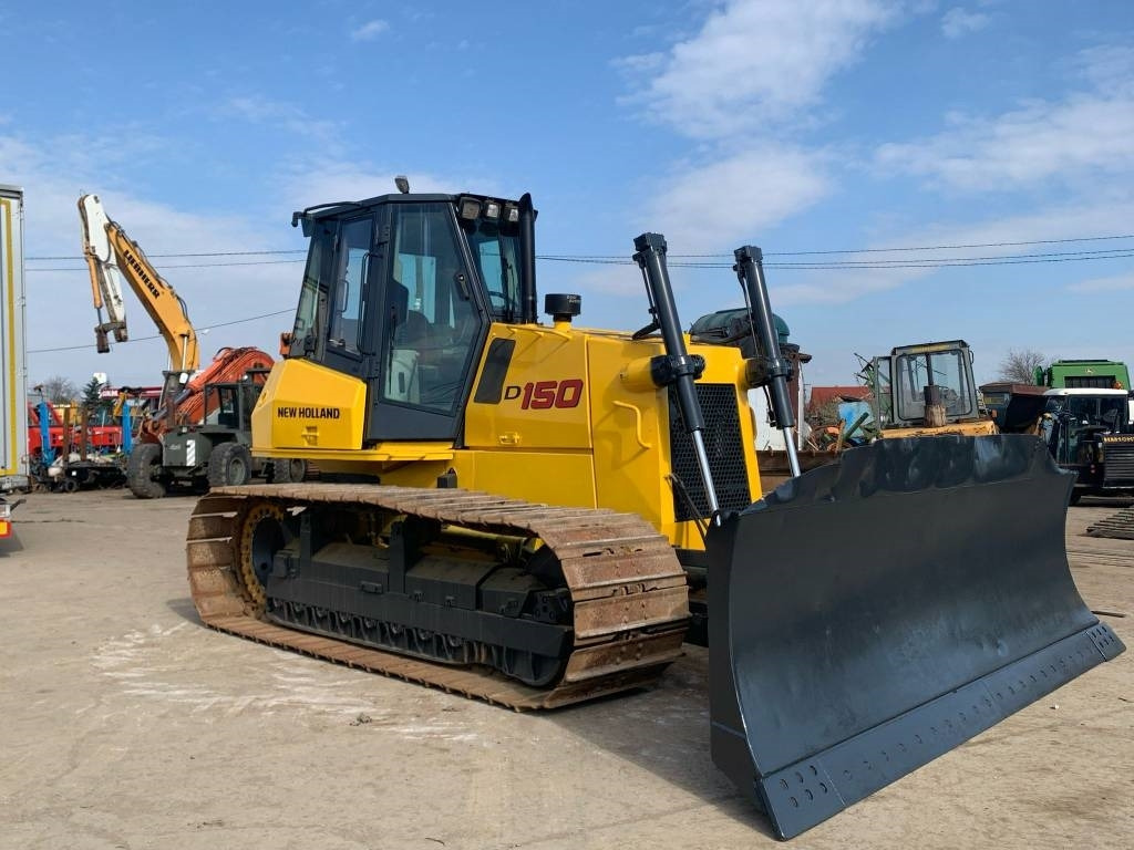 New Holland D 150 - Buldozeris: foto 1 New Holland D 150 - Buldozeris: foto 1