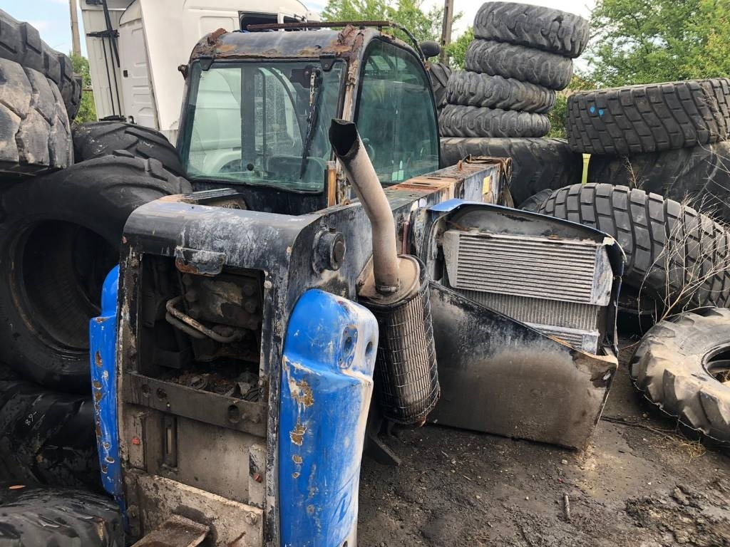 New Holland For Parts LM 5060 - Teleskopinis krautuvas: foto 2 New Holland For Parts LM 5060 - Teleskopinis krautuvas: foto 2