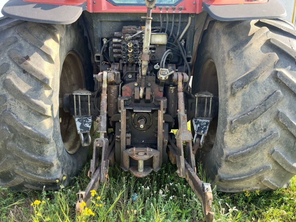 New Holland G 210 - Traktorius: foto 4 New Holland G 210 - Traktorius: foto 4