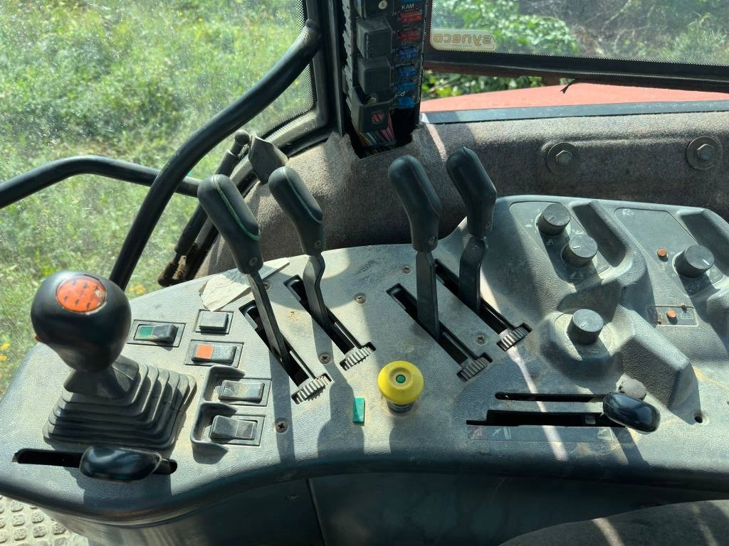 Traktorius New Holland G 210: foto 10
