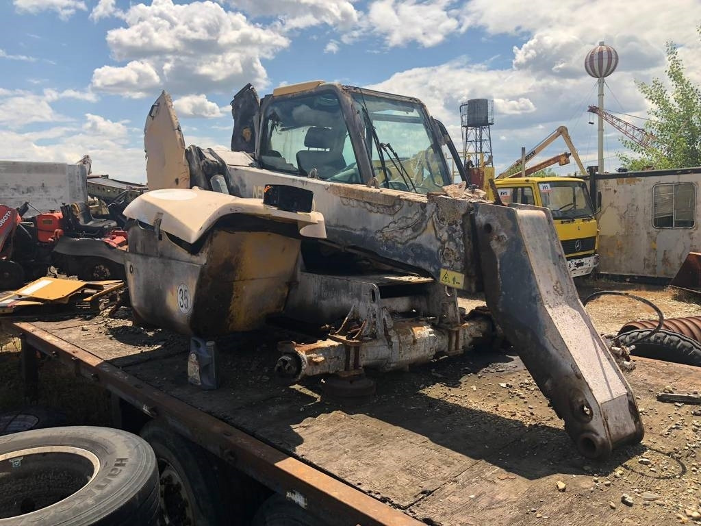 New Holland LM 430 FOR PARTS - Teleskopinis krautuvas: foto 1 New Holland LM 430 FOR PARTS - Teleskopinis krautuvas: foto 1