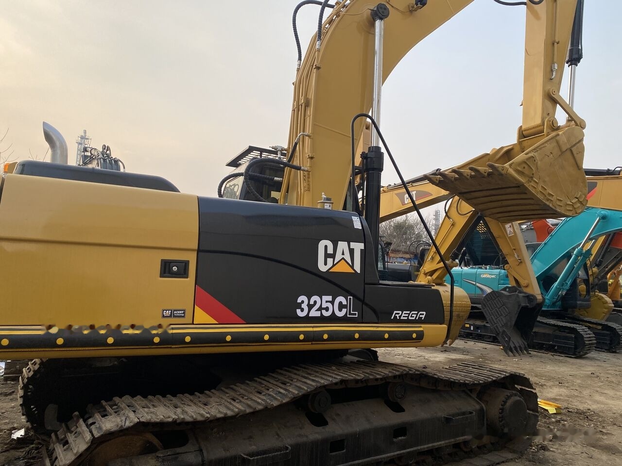 Caterpillar 325CL - Vikšrinis ekskavatorius: foto 4 Caterpillar 325CL - Vikšrinis ekskavatorius: foto 4