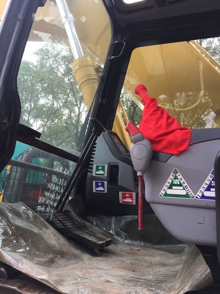 Komatsu PC300-7 - Vikšrinis ekskavatorius: foto 1 Komatsu PC300-7 - Vikšrinis ekskavatorius: foto 1