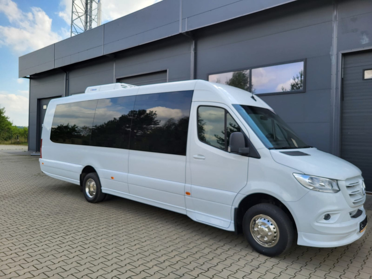 Mercedes-Benz Sprinter 517 CDI LONG 24 places + 4 standing - Priemiestinis autobusas: foto 1 Mercedes-Benz Sprinter 517 CDI LONG 24 places + 4 standing - Priemiestinis autobusas: foto 1
