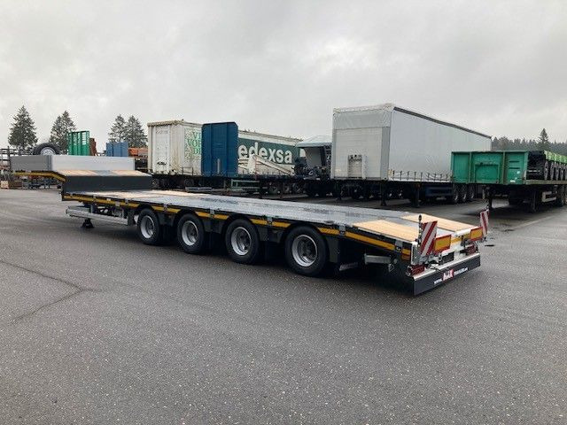 Faymonville MAXTRAILER 4 AXLE - Žemo profilio platforma puspriekabė: foto 4 Faymonville MAXTRAILER 4 AXLE - Žemo profilio platforma puspriekabė: foto 4