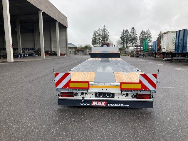 Faymonville MAXTRAILER 4 AXLE - Žemo profilio platforma puspriekabė: foto 4 Faymonville MAXTRAILER 4 AXLE - Žemo profilio platforma puspriekabė: foto 4
