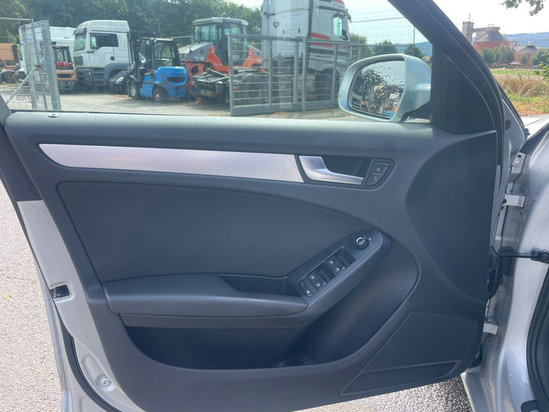 Lengvasis automobilis Audi A4: foto 12