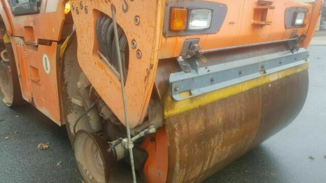 Hamm DV90 VO mit Streuer Klima Deutsche Maschine - Asfalto volus: foto 4 Hamm DV90 VO mit Streuer Klima Deutsche Maschine - Asfalto volus: foto 4