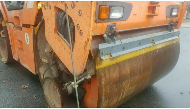Hamm DV90 VO mit Streuer Klima Deutsche Maschine - Volas: foto 4 Hamm DV90 VO mit Streuer Klima Deutsche Maschine - Volas: foto 4