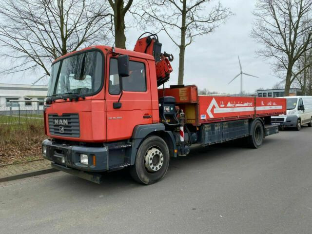 MAN ME18.284 mit Kran Not Aus Hiab 122B - Platforminis/ Bortinis sunkvežimis, Sunkvežimis su kranu: foto 1 MAN ME18.284 mit Kran Not Aus Hiab 122B - Platforminis/ Bortinis sunkvežimis, Sunkvežimis su kranu: foto 1
