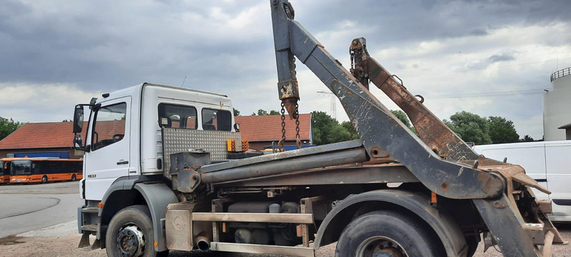 Mercedes-Benz 1833 Absetzkipper - Nuožulnaus pakėlimo ant platformos sunkvežimis: foto 3 Mercedes-Benz 1833 Absetzkipper - Nuožulnaus pakėlimo ant platformos sunkvežimis: foto 3