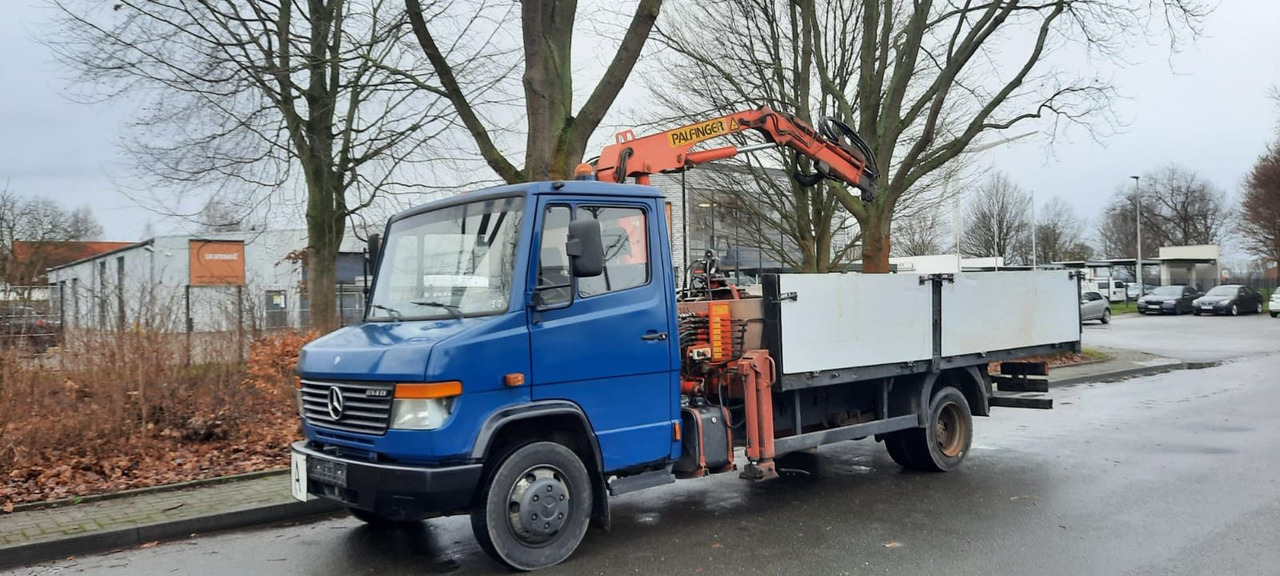 Mercedes-Benz 814 Pritsche mit Kran+Greifer - Bortinis automobilis: foto 1 Mercedes-Benz 814 Pritsche mit Kran+Greifer - Bortinis automobilis: foto 1