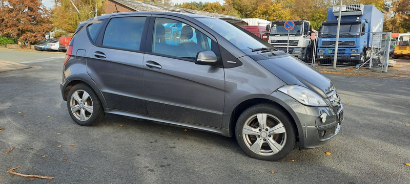 Mercedes-Benz A-Klasse 180 A 180 CDI AVANTGARDE - Lengvasis automobilis: foto 1 Mercedes-Benz A-Klasse 180 A 180 CDI AVANTGARDE - Lengvasis automobilis: foto 1