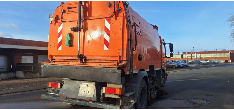 Mercedes-Benz Atego 1524 2 6-Zyl. 4x2 - Gatvių šlavimo mašina: foto 4 Mercedes-Benz Atego 1524 2 6-Zyl. 4x2 - Gatvių šlavimo mašina: foto 4