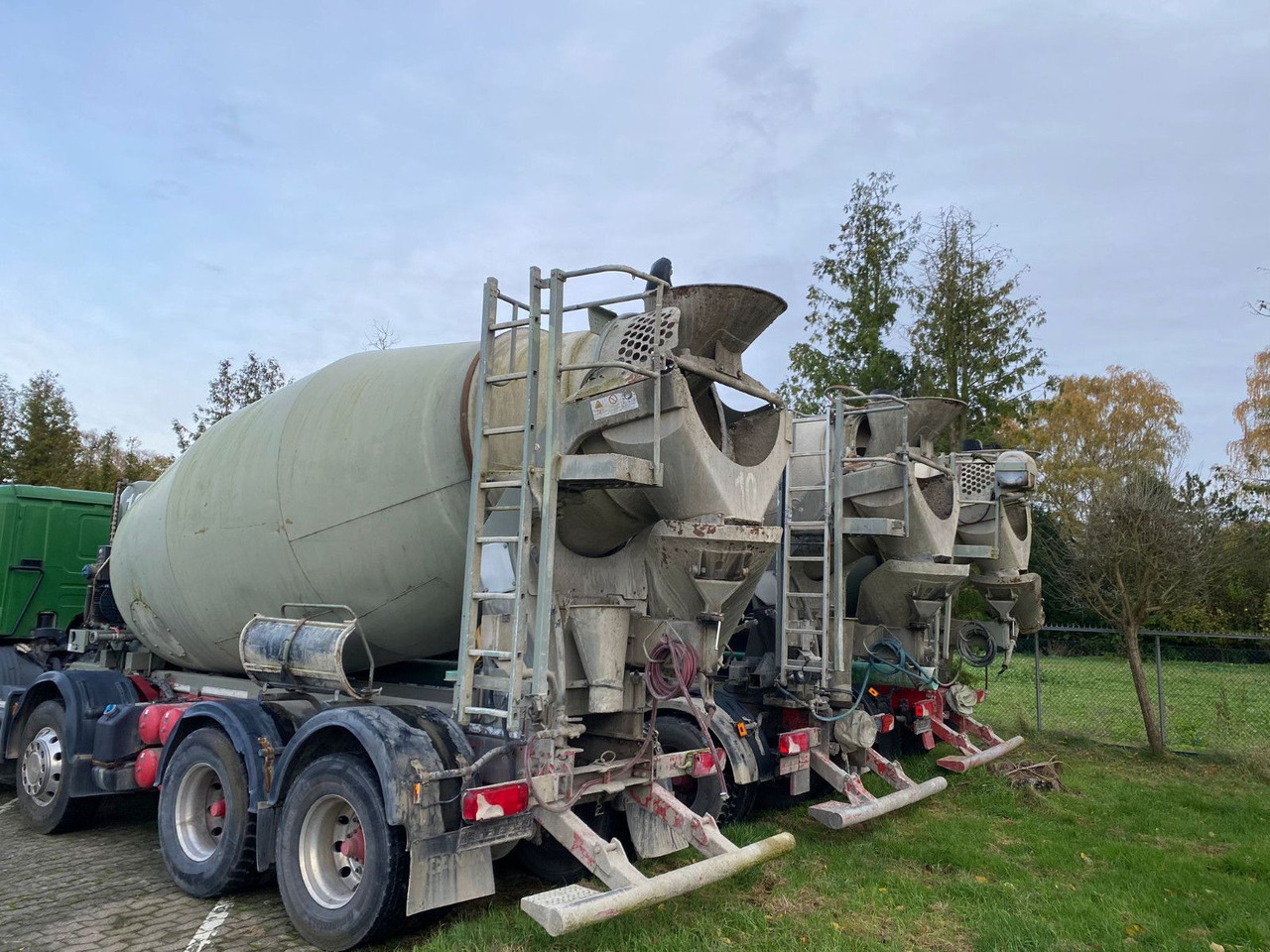 Scania 2x P360 Betonmischer 8x4 Blatt/Blatt E6 2 stück - Betonvežis: foto 5 Scania 2x P360 Betonmischer 8x4 Blatt/Blatt E6 2 stück - Betonvežis: foto 5