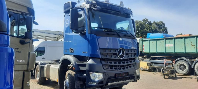 Mercedes-Benz 2043 Arocs 4x4 - Vilkikas: foto 2 Mercedes-Benz 2043 Arocs 4x4 - Vilkikas: foto 2