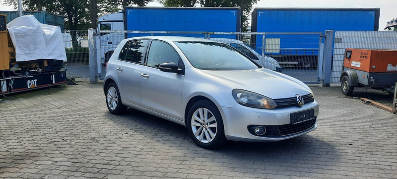 Volkswagen Golf - Lengvasis automobilis: foto 1 Volkswagen Golf - Lengvasis automobilis: foto 1