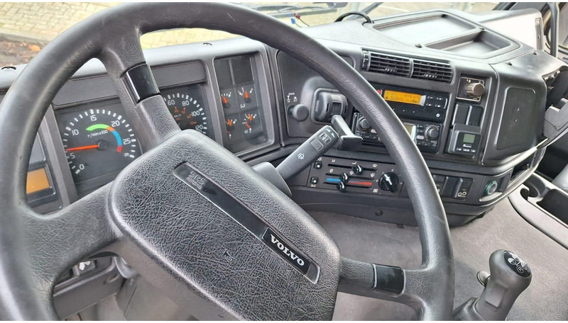 Volvo FM7 6x2 Koffer 3x vorhanden lizingą Volvo FM7 6x2 Koffer 3x vorhanden: foto 7