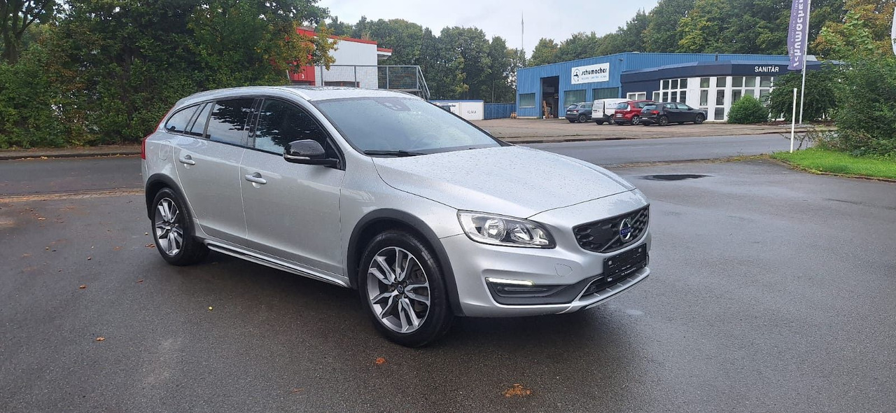 Volvo V60 Cross Country Summum AWD - Lengvasis automobilis: foto 1 Volvo V60 Cross Country Summum AWD - Lengvasis automobilis: foto 1