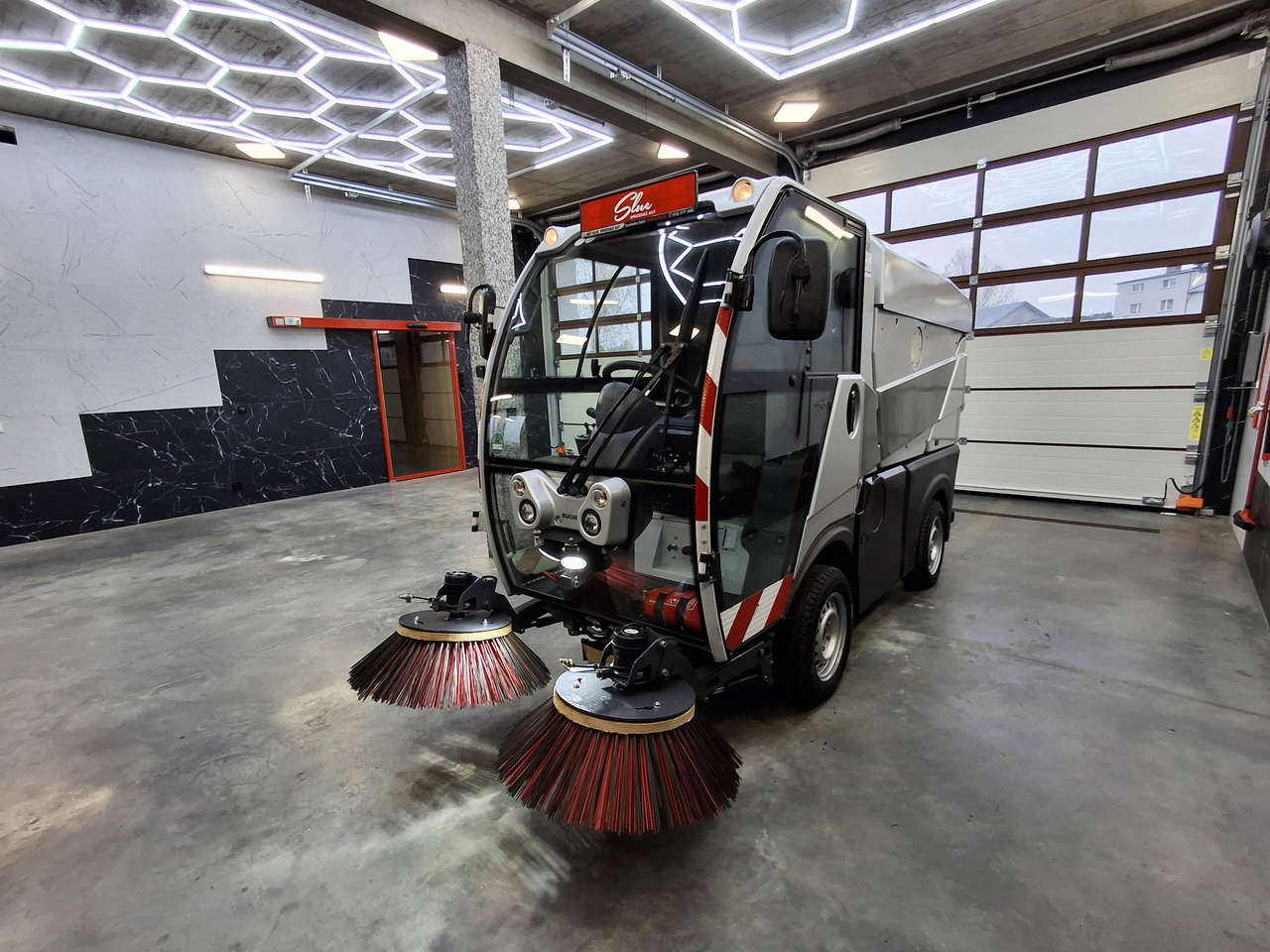 Bucher CityCat 1000 Zamiatarka Kehrmaschine PM10 - Gatvių šlavimo mašina: foto 2 Bucher CityCat 1000 Zamiatarka Kehrmaschine PM10 - Gatvių šlavimo mašina: foto 2