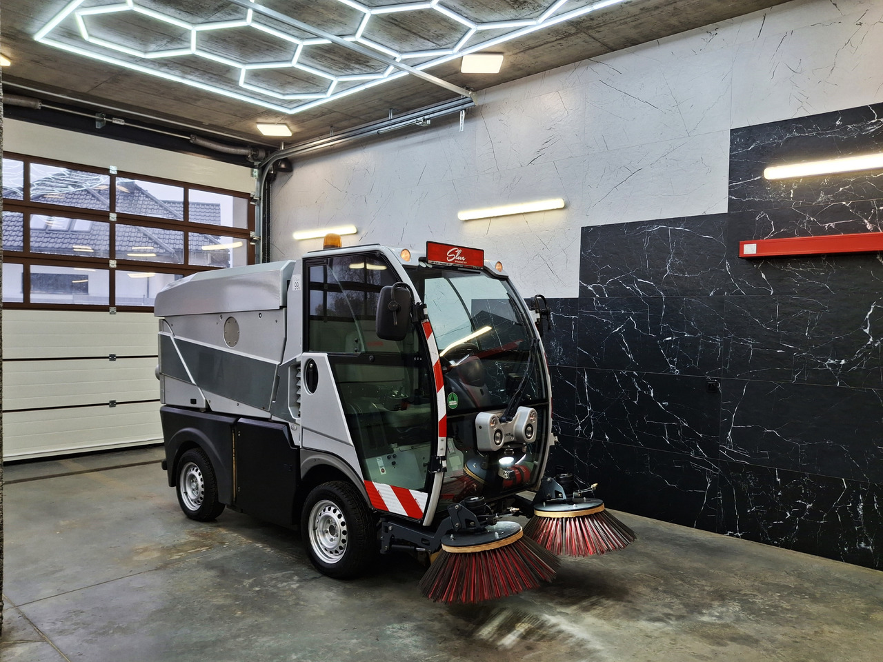 Bucher CityCat 1000 Zamiatarka Kehrmaschine PM10 - Gatvių šlavimo mašina: foto 1 Bucher CityCat 1000 Zamiatarka Kehrmaschine PM10 - Gatvių šlavimo mašina: foto 1