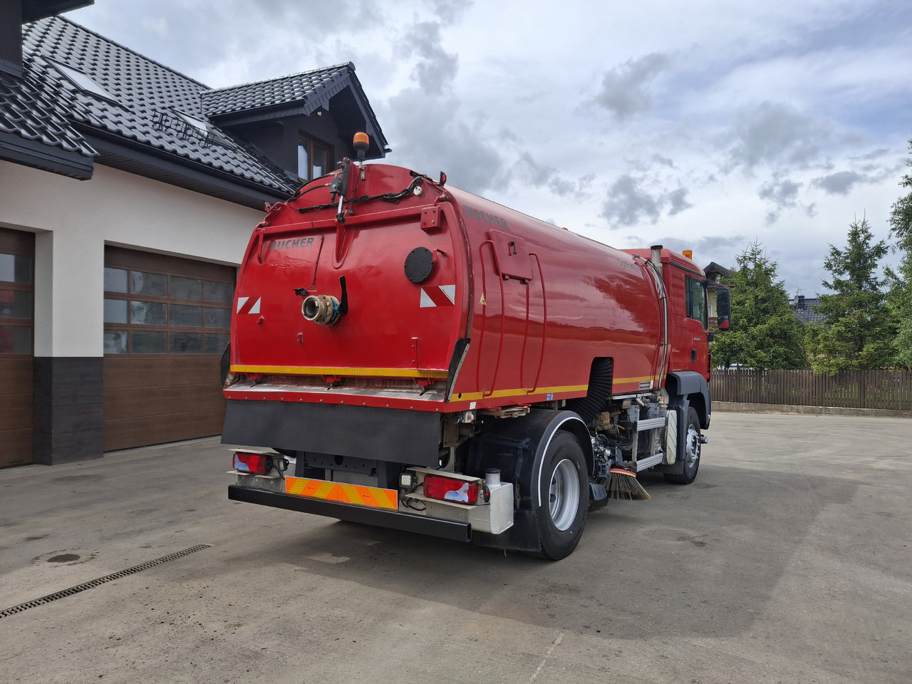 MAN TGS 18.320 Zamiatarka Kehrmaschine BUCHER 2 Motoren Karcher Szczotki L/R - Gatvių šlavimo mašina: foto 5 MAN TGS 18.320 Zamiatarka Kehrmaschine BUCHER 2 Motoren Karcher Szczotki L/R - Gatvių šlavimo mašina: foto 5