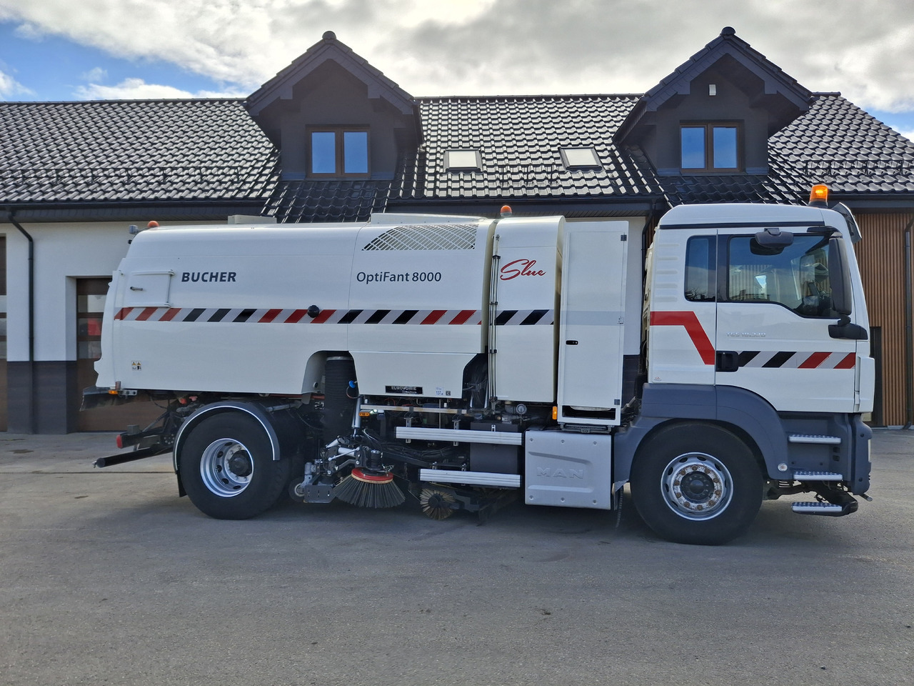 MAN TGS 18.320 Zamiatarka Kehrmaschine BUCHER OptiFant 8000 Karcher Euro 6 PM10 L/R Hochdruckreinigung - Gatvių šlavimo mašina: foto 5 MAN TGS 18.320 Zamiatarka Kehrmaschine BUCHER OptiFant 8000 Karcher Euro 6 PM10 L/R Hochdruckreinigung - Gatvių šlavimo mašina: foto 5