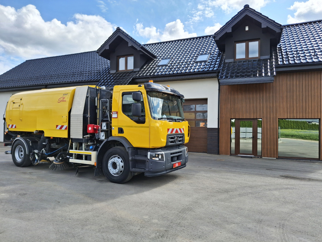 RENAULT C280 Kehrmaschine Zamiatarka SEMAT Zoeller FAUN Karcher L/R 2 Motoren 2018r 740 Mth Euro 6 - Gatvių šlavimo mašina: foto 1 RENAULT C280 Kehrmaschine Zamiatarka SEMAT Zoeller FAUN Karcher L/R 2 Motoren 2018r 740 Mth Euro 6 - Gatvių šlavimo mašina: foto 1