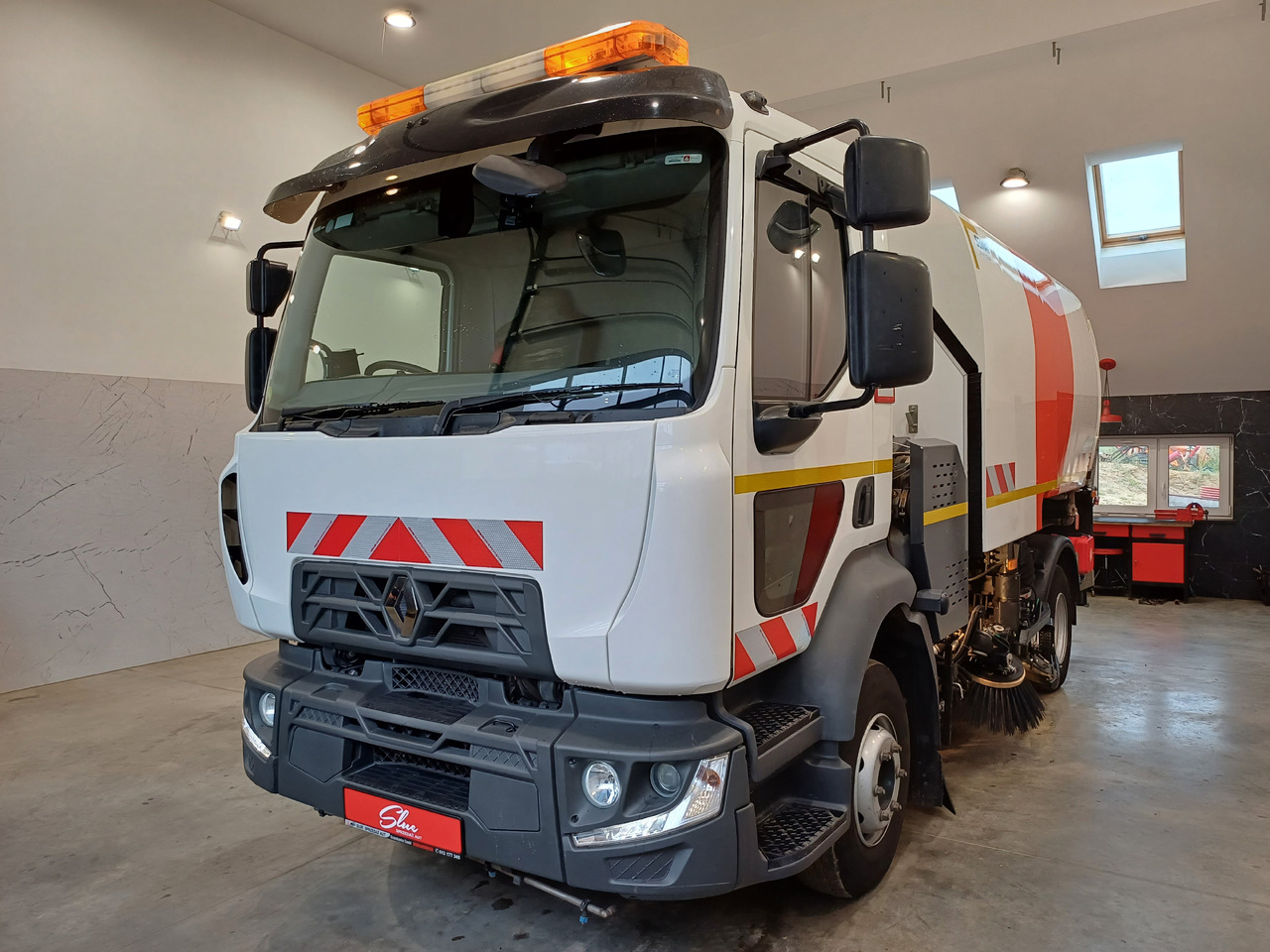 RENAULT D12 Zamiatarka Kehrmaschine 2 Motoren SEMAT Zoeller Szczotki L/R Euro 6 PM10 2017r - Gatvių šlavimo mašina: foto 2 RENAULT D12 Zamiatarka Kehrmaschine 2 Motoren SEMAT Zoeller Szczotki L/R Euro 6 PM10 2017r - Gatvių šlavimo mašina: foto 2